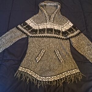 Alpaca  Black and Gray Patterned Hooded Sweater